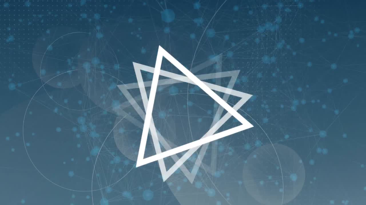 animación de triángulos giratorios sobre una red de conexiones y puntos brillantes