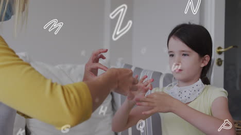 animación de cartas sobre una mujer caucásica y su hija con máscaras faciales usando lenguaje de señas