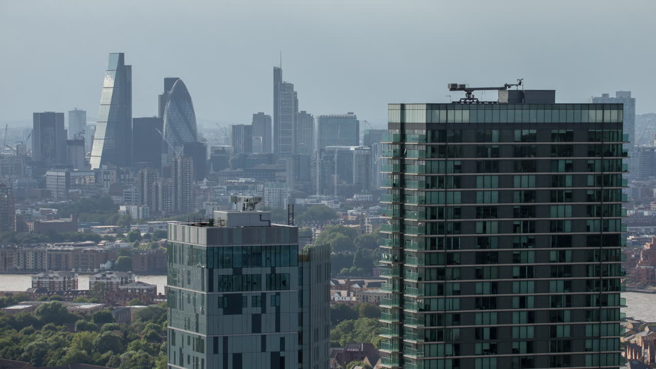 먼 4k 02에서 런던