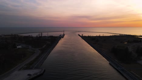 channel between a great lake and an inland one