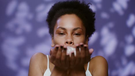 retrato de una mujer feliz