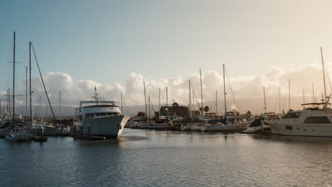 Puesta-De-Sol-En-El-Puerto-De-Westpoint-En-Redwood-City,-Ca