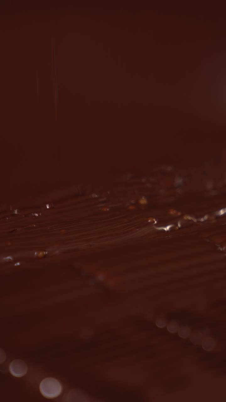 chocolate derretido que se vierte