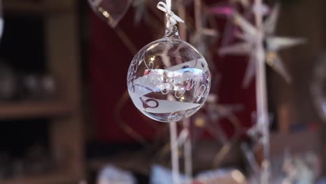 Adventskranz-Bauen-Auf-Einem-Weihnachtsmarkt-Ort:-Bozen,-Südtirol,-Italien