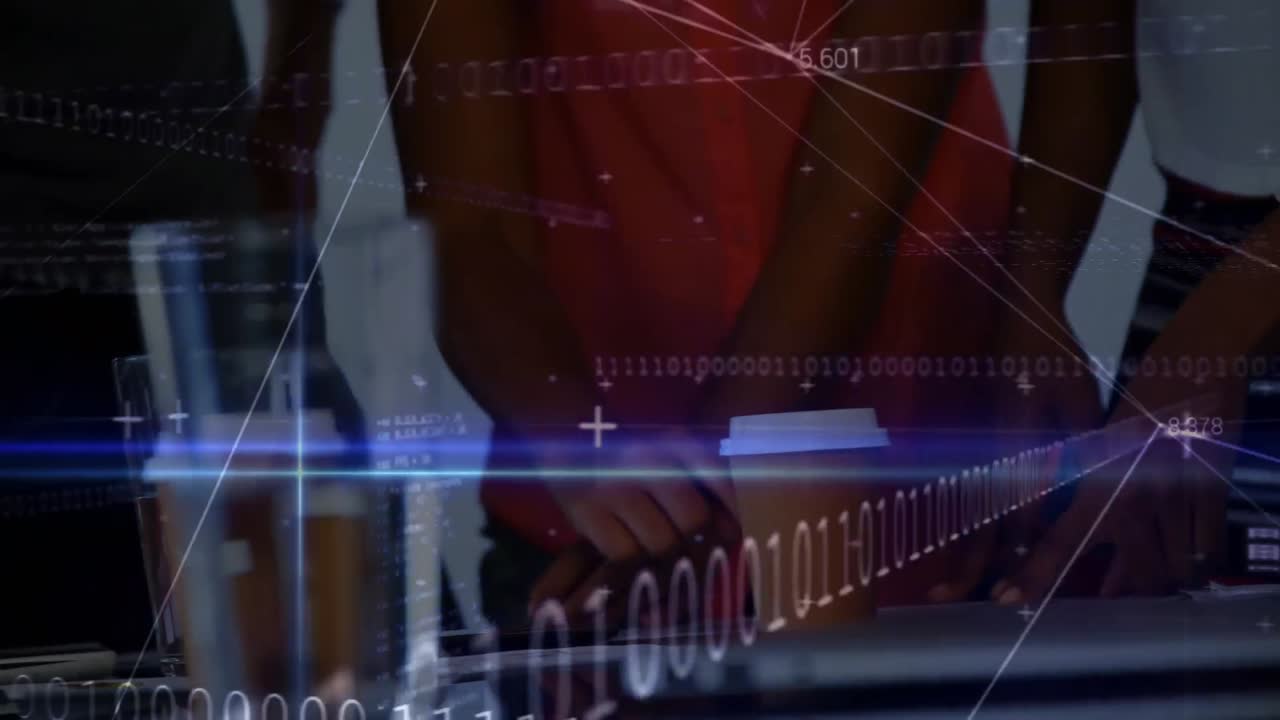 데이터 프로세싱의 애니메이션과 사무실에서 다양한 비즈니스 사람들에 대한 빛의 트레일