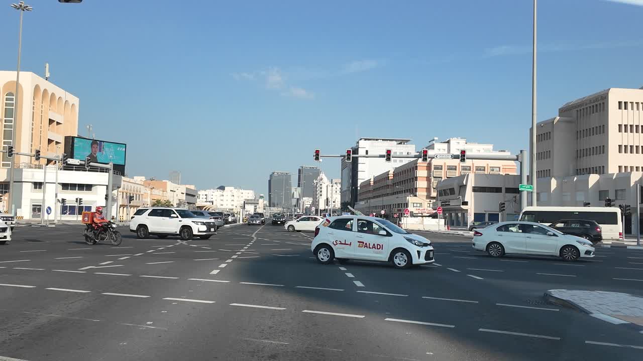 비는 도시 교차로