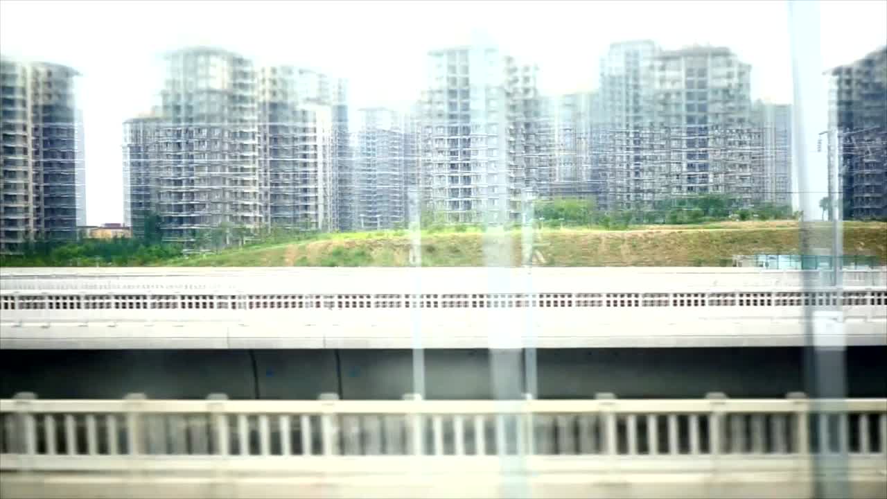 고속 신칸센이나 투어 코치 또는 버스의 저속 촬영