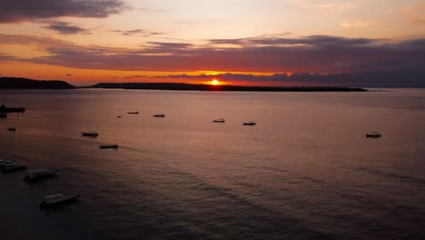 Ein-Sonnenuntergang-Auf-Einer-Tropischen-Insel-Ist-Es-Immer-Wert,-Die-Drohne-Zu-Starten