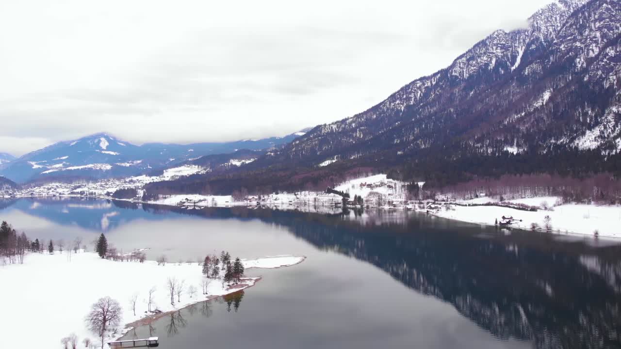 오스트리아의 알파인 산맥은 훌륭한 관광지입니다.