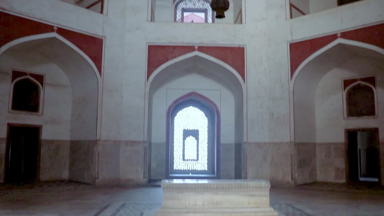 la vista interna della tomba di humayun al mattino da una prospettiva unica è stata scattata a delhi india