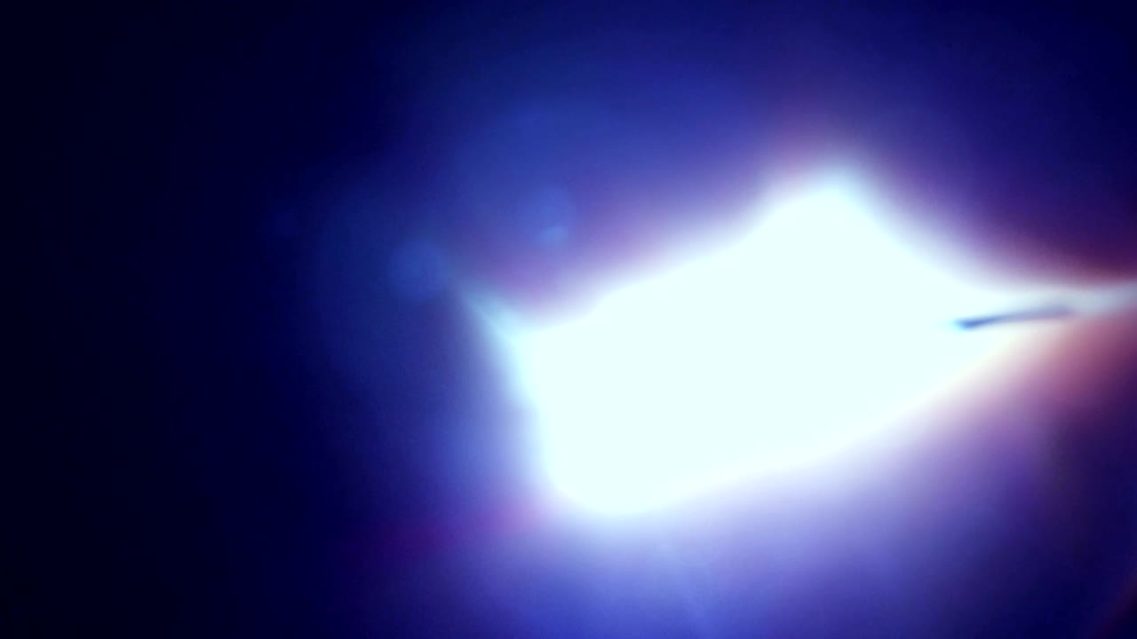 las fugas de luz del elemento 157