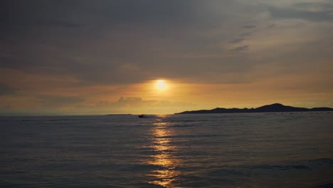 Pattaya-Strandsonnenuntergang-In-Thailand