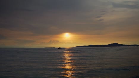 태국 의 파타야 해변 의 일몰