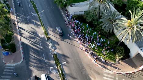 video 4k de protestas civiles en la ciudad de rehovot israel contra los cambios planeados del gobierno israelí al tribunal superior de justicia