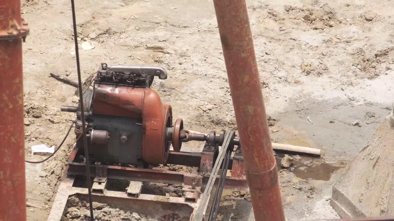 건설 현장 굴착 장비