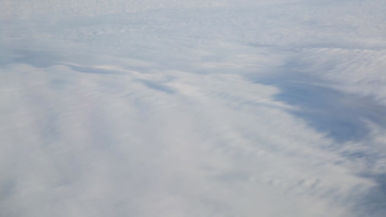 vista del cielo y las nubes desde el vuelo