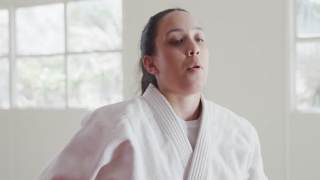 Judoka-Cansado-Y-Respirando-Después-Del-Entrenamiento