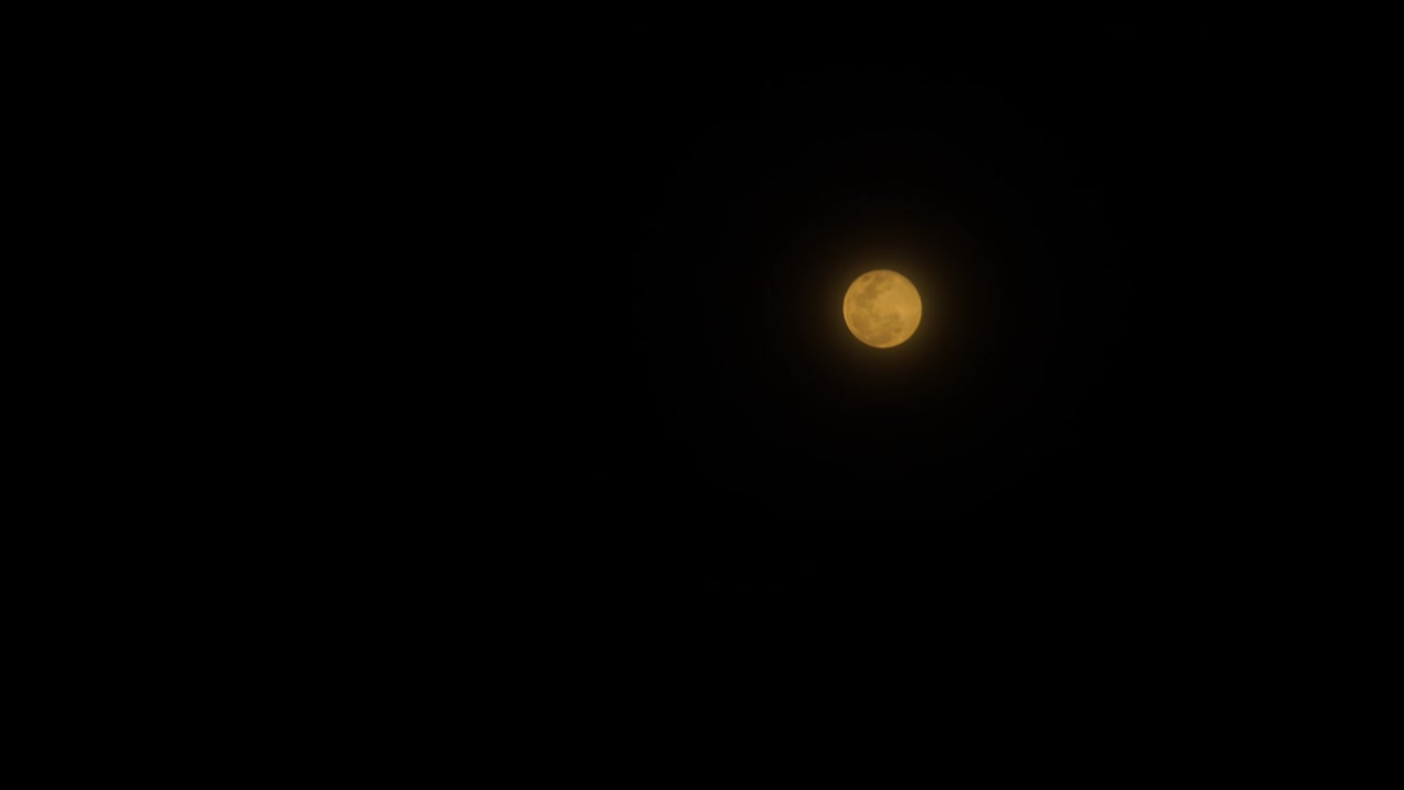 Full moon Time lapse
