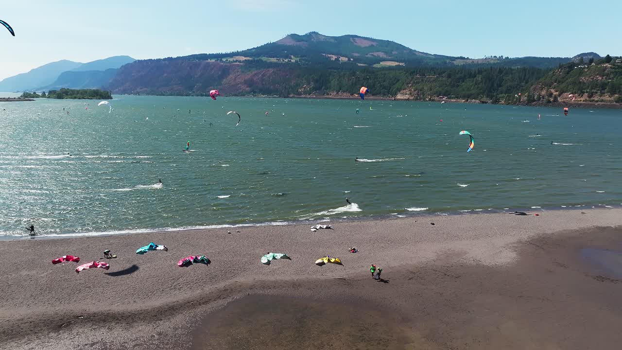 컬럼비아 강 협곡에서 후드 강 카이트보딩 카이트보딩 후드 강 오리건