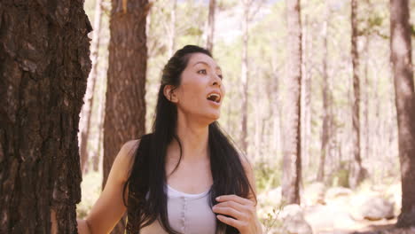 -Portrait-of-woman-hiking-