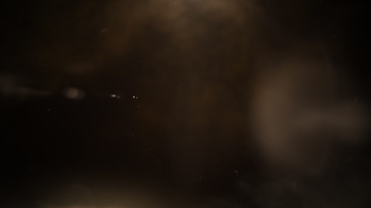 플라이 글리터와 그런지 텍스처의 연기가