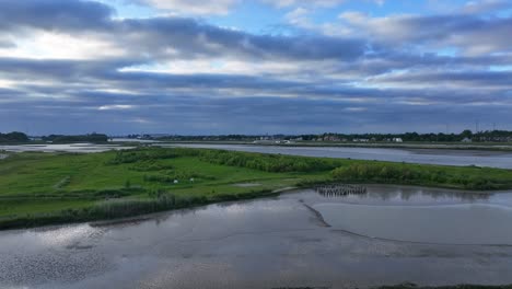 Tranquila-Reserva-Natural-Crezeepolder-Inundada-Reflexiva-En-Ridderkerk-En-Países-Bajos