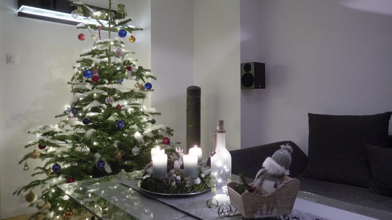 secuencia motorizada de un árbol de navidad