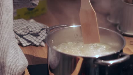 Mouthwatering-Italian-Cuisine:-Delicious-Pasta-Cooking-with-Fresh-Basil-in-4K