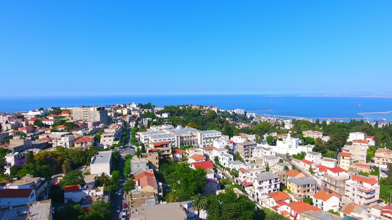 알제 만에서 화창한 날 알제리의 수도 알제의 공중 촬영