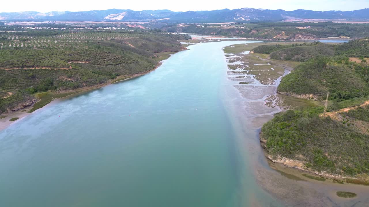 vista aérea del río del dragón azul, portugal, 4k
