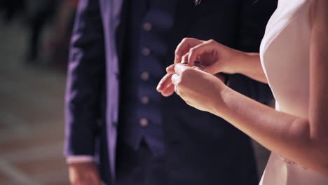 intercambio de anillos de boda