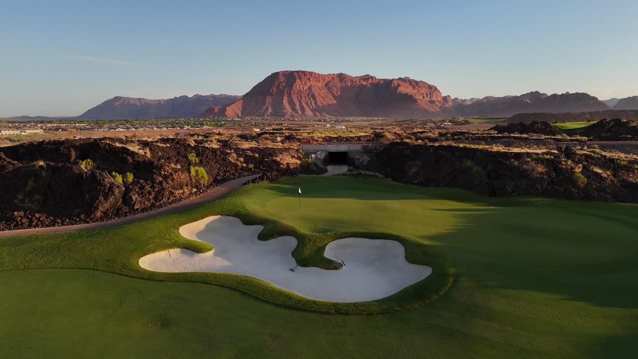 Scenic Golf Course with Red Rock Mountains and Bunker