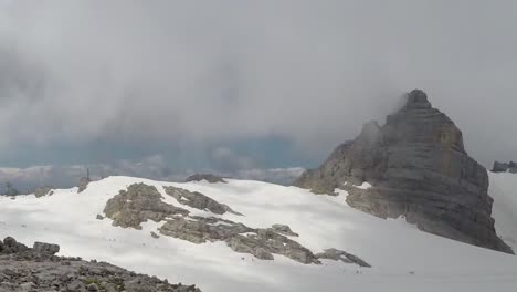 timelapse en la cima de una montaña