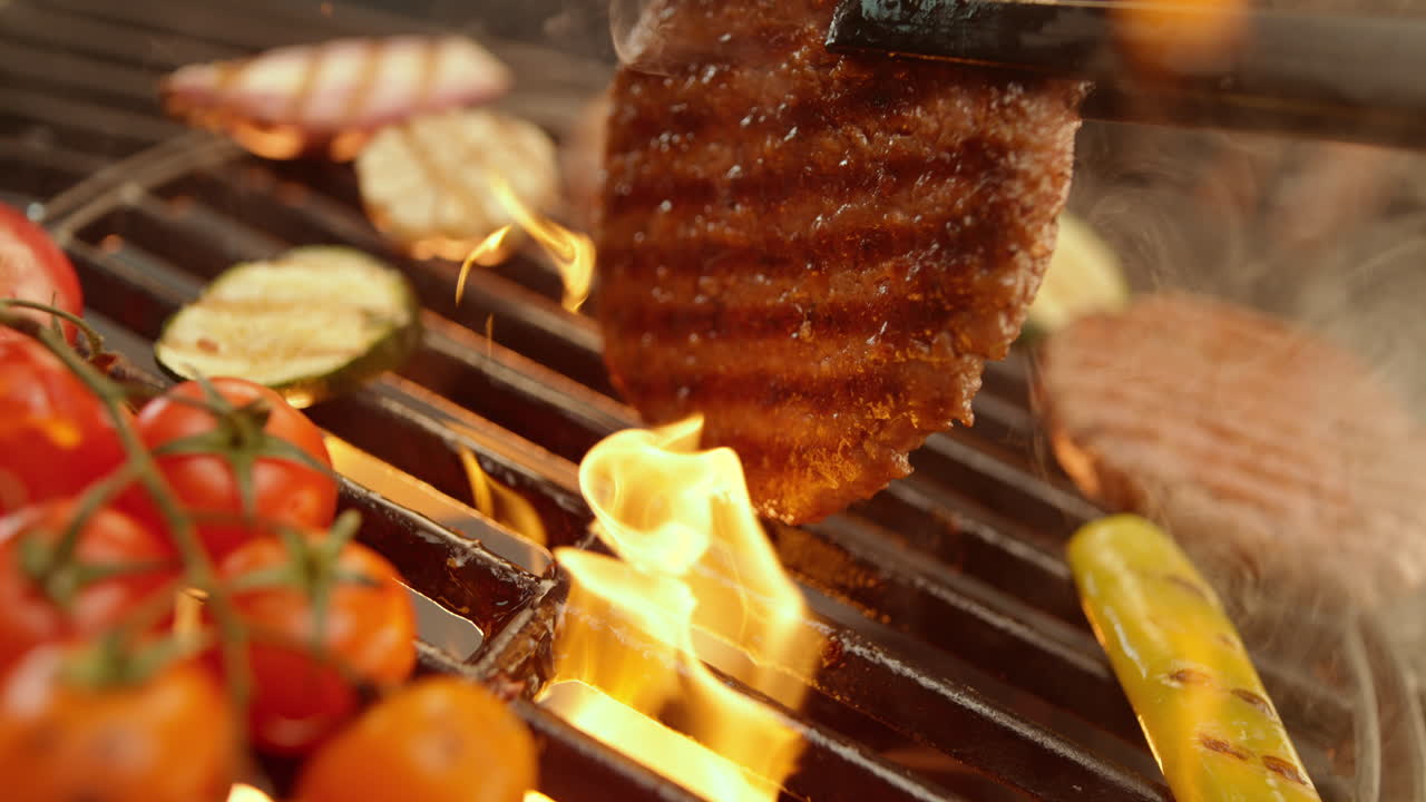 그릴 버거와 채소