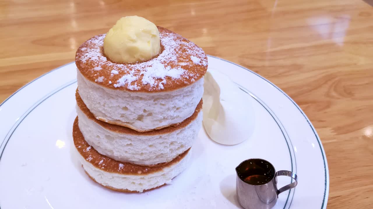 유명한 디저트 수플레 팬케이크, 홍콩 카페 레스토랑의 일본식