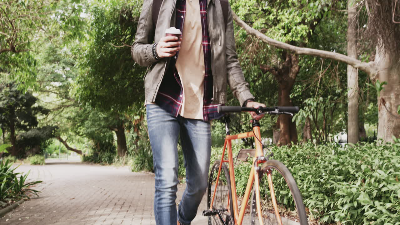 내 장치는 어디로 가야 하는지 알려주고, 내 자전거는 나를 그곳으로 데려다줍니다.