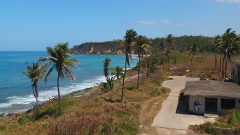 Dröhnen-In-Puerto-Rico-Entlang-Der-Küste-Von-Aquadillo