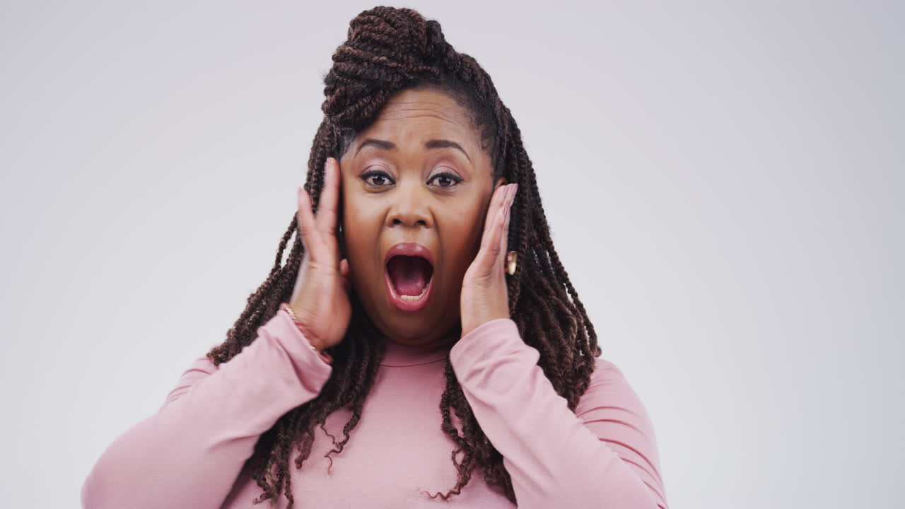 retrato de mujer sorprendida