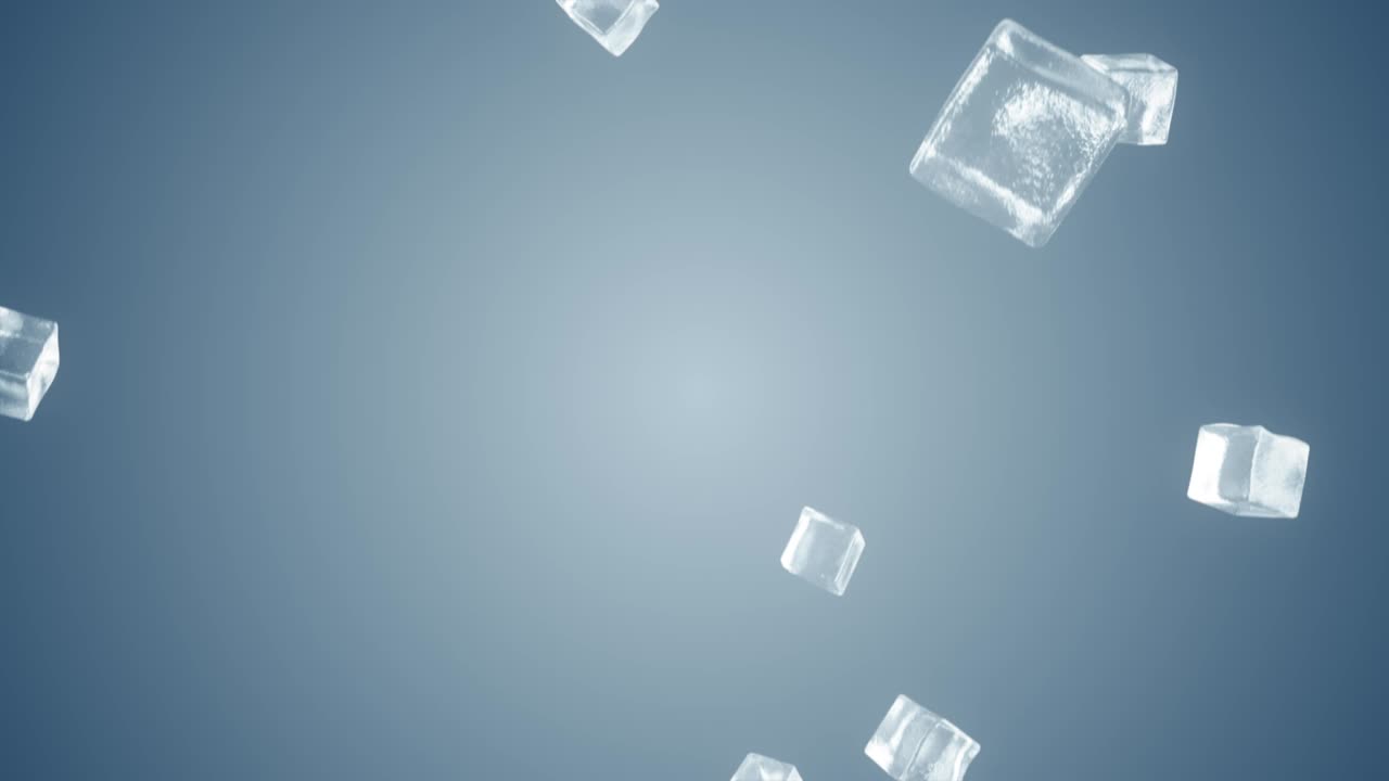 cubos de hielo cayendo sobre un fondo azul claro