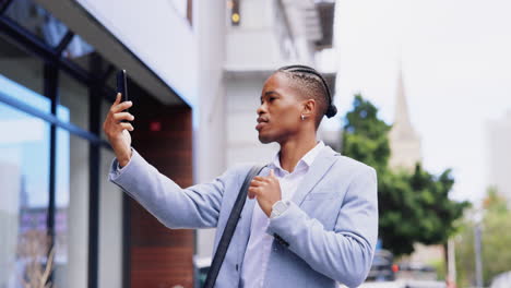 Man,-phone-call-and-search-for-signal-in-city