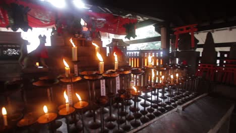 fushimi inari taisha dentro del santuario