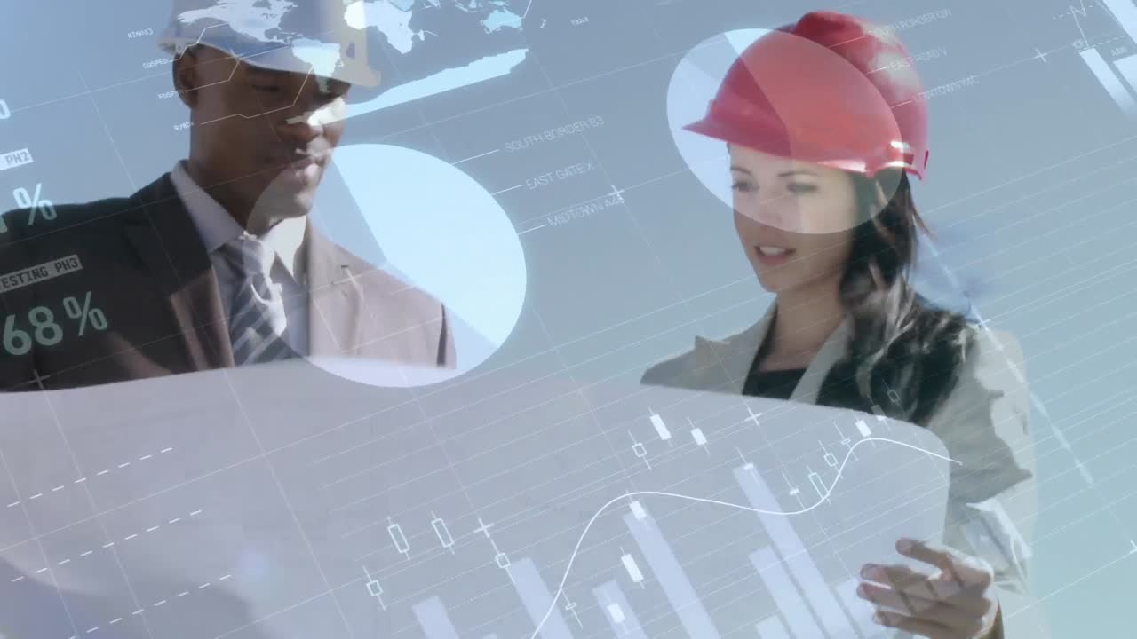 arquitectos discutiendo mientras sostienen un plan de construcción