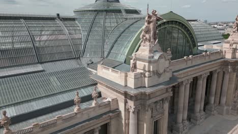 Grand-Palais-Oder-Große-Palastfassade,-Champs-Elysees-In-Paris-In-Frankreich