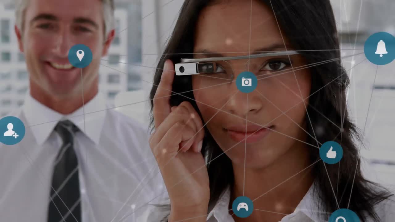 animación de la red de conexiones procesamiento de datos sobre mujer de negocios afroamericana utilizando el conjunto vr