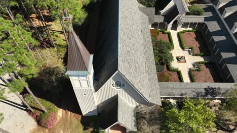 Aerial-church-view-in-Fairhope,-Alabama