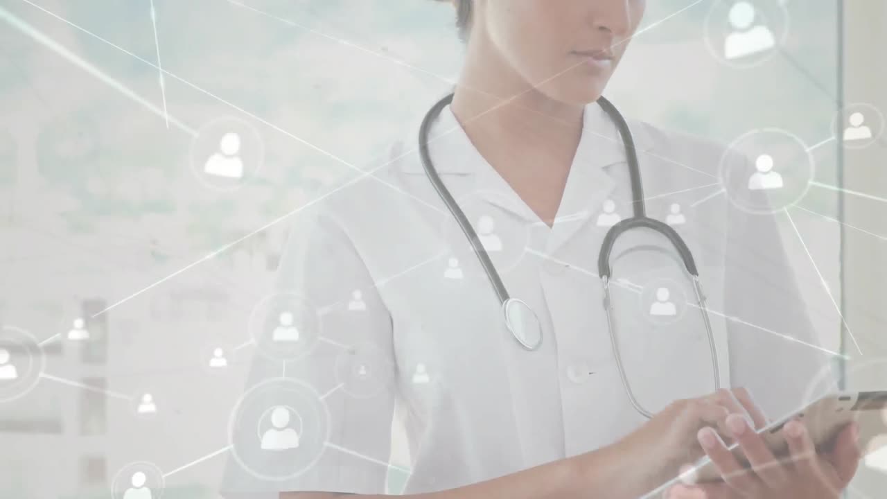 タブレットを使用する白人女性医師のアイコンとの接続ネットワークのアニメーション