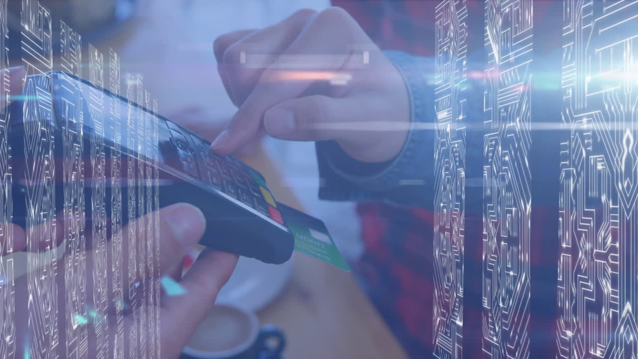 animación de un túnel hecho de conexiones de microprocesador sobre una persona caucásica pagando