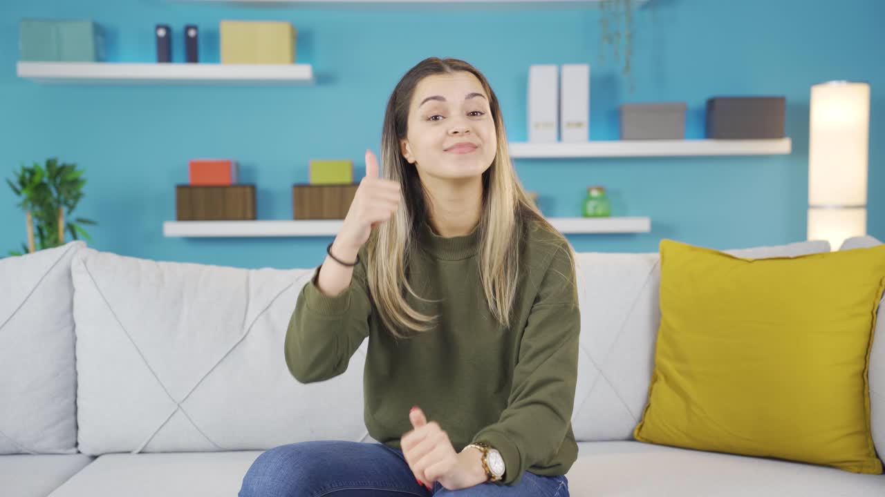 la joven que dice que todo estará bien.