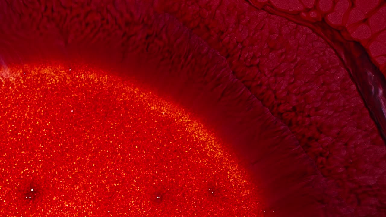 추상적인 은 잉크 구름이 물 속으로 어나오고 그레이디언트 색조가 있습니다.