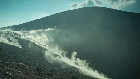 volcán fumando 00